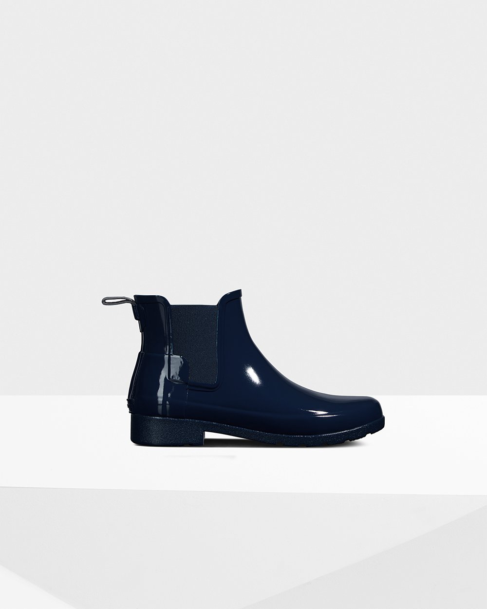 Hunter Refined Gloss Slim Fit Chelsea Boots - Shop Womens Navy - GWNEYO175